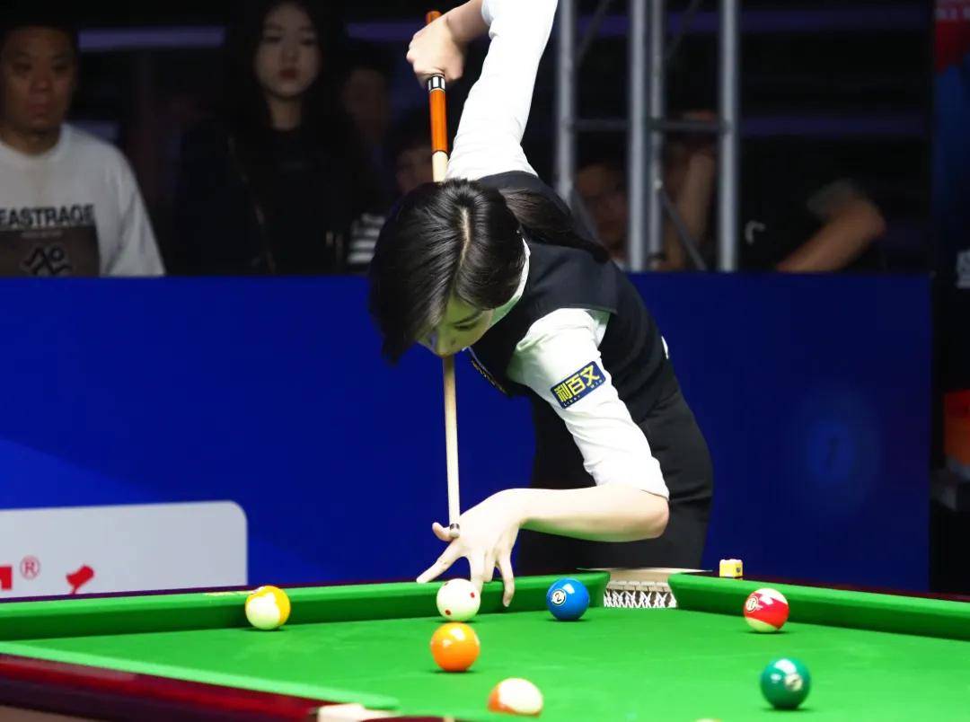 内线球员在 内线球员在