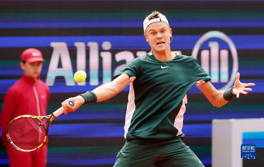 随之而来的 随之而来的